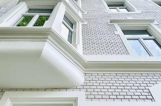 Wohnung kaufen in 40479 Pempelfort, Beletage - vermietete Altbauwohnung mit großem Balkon im 1. OG in begehrter Lage von Pempelfort
