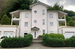Wohnung kaufen in Berliner Straße 47, 63619 Bad Orb, Terrassenwohnung in Hanglage: 4 Zimmer, Balkon, Garten und Doppelgarage in Bad Orb