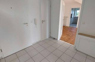 Wohnung mieten in 84032 Altdorf, 2-Zimmer-DG Wohnung mit Balkon und Einbauküche in Altdorf