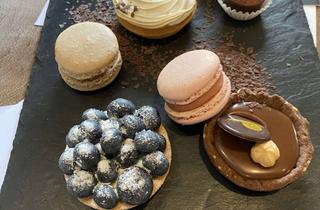 Gastronomiebetrieb mieten in Belsenplatz, 40545 Oberkassel, Cafe mit Terrasse für 4 Jahre zu verpachten