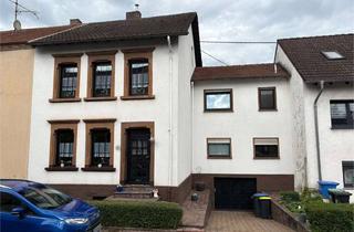 Haus kaufen in 66809 Nalbach, Gepflegtes 1-2 Familienhaus mit Garten und großem Carport in Nalbach - Piesbach