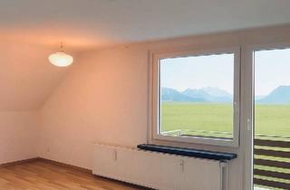 Wohnung kaufen in 87545 Burgberg, Burgberg im Allgäu - Frisch renovierte 1 Zimmer Dachgeschosswohnung mit Bergblick