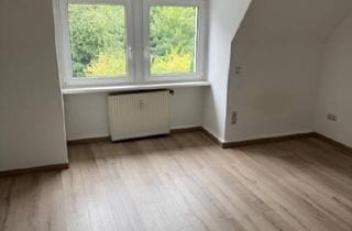 Wohnung kaufen in 42651 Solingen, Solingen - Attraktive 3-Zimmer-DG-Wohnung mit GarageZufahrt u Garten
