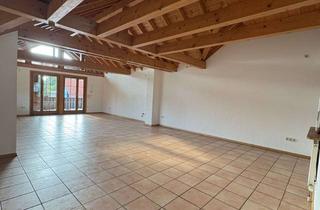 Wohnung mieten in 77656 Offenburg, Traumhafte Wohnung in Offenburg mit Balkon, Galerie, Kachelofen und großem Garten