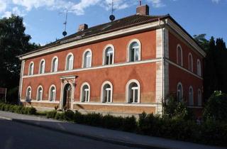 Mehrfamilienhaus kaufen in 94474 Vilshofen, Großes Mehrfamilienhaus mit großem, z. T. baumbestandenem Garten, in Zentrumsnähe
