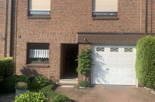 Reihenhaus kaufen in Schützenstraße 22, 46535 Dinslaken, Provisionsfreies Reihenhaus mit Kamin, Garage und zwei Stellplätzen in Dinslaken-Averbruch – 115 m²