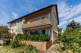 Anlageobjekt in 65428 Rüsselsheim, Vollvermietetes, gepflegtes 3-Familienhaus mit Tageslichtbädern, Garage und Garten in guter Wohnlage