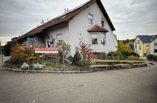 Einfamilienhaus kaufen in 76356 Weingarten, Familienfreundliches Einfamilienhaus mit PV-Anlage, Doppelgarage & Einbauküche