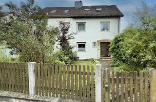 Doppelhaushälfte kaufen in 95192 Lichtenberg, Charmante Doppelhaushälfte mit Solaranlage, großem Garten und ruhiger Wohnlage