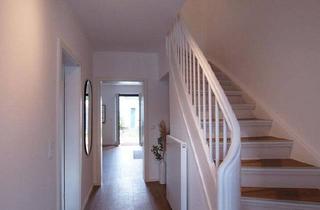 Haus kaufen in Berghäuschensweg 141, 41468 Neuss, Neuss - Erstbezug nach Sanierung: Schönes Reihenmittelhaus im 41468 Neuss, provisionsfrei!
