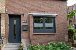 Haus kaufen in 28219 Bremen, Bremen - Familienglück im Grünen: Helles, saniertes Reiheneckhaus & Garten, Photovoltaik, große Dachterrasse