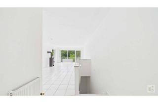 Wohnung kaufen in 65307 Bad Schwalbach, 4 Zimmer-Wohnung mit Sauna, Balkon und Weitblick und mit eigenem Garten in kleiner Wohnpartei