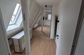 Wohnung mieten in Paulinenstraße 14-16, 70178 Süd, Einzigartige Dachgeschosswohnung mit Galerie, Klimaanlage und Panoramablick auf den Fernsehturm