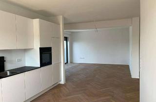 Wohnung mieten in Stifterstr. 23, 97209 Veitshöchheim, Erstbezug mit Balkon und EBK: Stilvolle 3-Zimmer-Dachgeschoss-Wohnung in Veitshöchheim