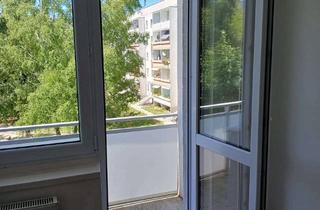 Wohnung mieten in Coburger Straße 19, 14612 Falkensee, Großzügige 2 Raum Wohnung mit 2 Balkonen