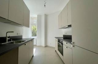 Wohnung mieten in Schudomastraße 11, 12055 Neukölln, Sanierte 3-Zimmer Wohnung mit Einbauküche