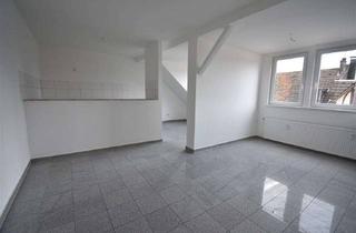 Wohnung mieten in Hubertstraße 304, 45307 Kray, Altbaucharme in Kray! Gepflegte 2-Zimmer-Wohnung im DG zu vermieten