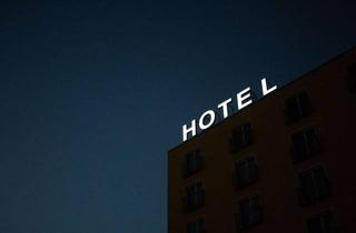 Gewerbeimmobilie kaufen in 76149 Nordstadt, Modernes Business-Hotel mit 100 Zimmern – diskreter Verkauf