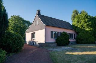 Haus kaufen in Hossenhauser Str. 138, 42655 Burg/Höhscheid, Freistehendes Haus mit viel Potenzial auf tollem Grundstück in schöner Lage am Katternberg
