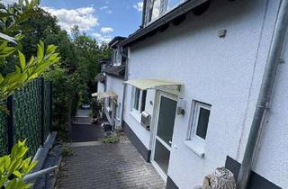 Reihenhaus kaufen in 51645 Gummersbach, Modernisiertes Reihenhaus in Gummersbach-Niederseßmar