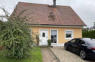Haus kaufen in 95508 Kulmain, Wohnhaus in Kulmain - tolle Gelegenheit für Familien, die ein Zuhause mit schönem Garten suchen!