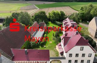 Haus kaufen in 56753 Mertloch, Großzügiges, ländliches Anwesen mit Charme in herrlicher Ortsrandlage