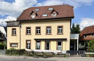 Mehrfamilienhaus kaufen in 79199 Kirchzarten, Liebhaber Immobilie - Historisches Mehrfamilienhaus in familienfreundlicher Lage