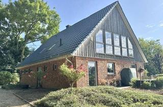 Haus kaufen in 24251 Osdorf, Osdorf: Traumhaftes Landhaus von 2018 mit eigener Pferdekoppel, Naturbadeteich, Sauna und Ostseenähe