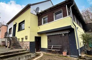 Haus kaufen in 66802 Überherrn, Kleines EFH mit Anbau, Garage und Scheunen in Überherrn-Berus