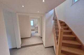 Haus mieten in 70734 Fellbach, Kernsaniertes 4,5-Zimmer-Haus mit EBK, Stellplatz und Balkon