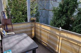 Wohnung kaufen in 12489 Adlershof (Treptow), Im Einkauf liegt der Gewinn! Attraktive Wohnung mit großem Balkon.
