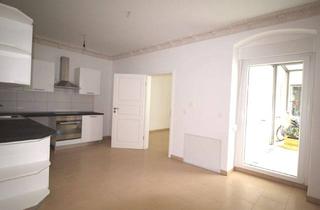 Wohnung mieten in 12059 Neukölln, 2 Zimmer EG-Whg nahe Richardkiez mit Terrasse, Fußbodenheizung, EBK, Stuck und extra viel Charme!!!