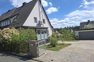 Doppelhaushälfte kaufen in 90562 Heroldsberg, Modernisierte Doppelhaushälfte mit großem Garten