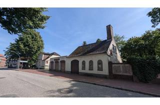 Haus kaufen in Hinter Dem Klosterhof 30a, 25524 Itzehoe, 2 freie Häuser auf 788 qm (sanierungsbedürftig) mit 3 Garagen und Lagerräume zu verkaufen