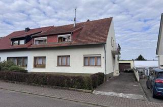 Haus kaufen in 66773 Schwalbach, Renovierungsbedürftiges 2-Familienhaus mit separaten Einheiten, ca. 189 m² Wohnfl., Garage u. Garten