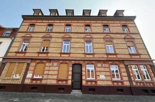 Wohnung kaufen in 68305 Mannheim, Mannheim - Großzügige Altbauwohnung mit Garage und vier Stellplätzen
