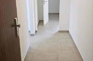 Wohnung kaufen in 02977 Hoyerswerda, Hoyerswerda - Schöne renovierte zwei Zimmer Wohnung zu verkaufen