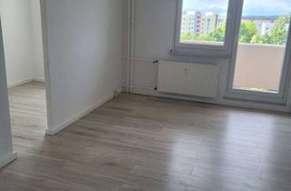 Wohnung mieten in Otto-Lummer-Straße 18, 07552 Bieblach-Ost, 68 m³ große 3 Raum Wohnung mit Balkon, nähe Schule, Kindergarten in der Nähe.