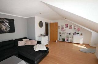 Wohnung mieten in 96450 Coburg, Viel Platz im Dachgeschoss: schöne 2-Zimmer-Wohnung mit Balkon und EBK im Thüringer Viertel