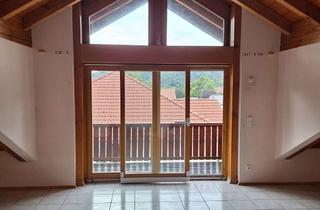 Wohnung mieten in Römerstr 10, 66994 Dahn, Helle Dachgeschosswohnung mit hohen Decken, Balkon, Fußbodenheizung & neuer Heizung