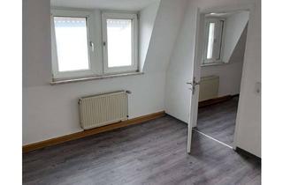 Wohnung mieten in Wasenstraße 18, 55743 Idar-Oberstein, Neu renovierte Dachgeschosswohnung. 3 Zimmer, Küche, Bad, Keller. Parkmöglichkeiten vor dem Haus.