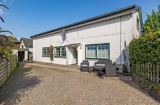 Haus kaufen in 24960 Munkbrarup, Charmantes Wohnhaus mit 3 Einheiten in Munkbrarup - vielseitig nutzbar