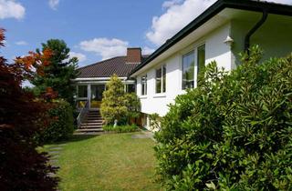 Villa kaufen in 34260 Kaufungen, Repräsentative Villa mit Fernblick und einem parkähnlichen großen Hanggrundstück in Kaufungen