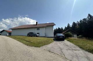 Haus kaufen in 94118 Jandelsbrunn, Anwesen/Zweifamilienhaus in Rand-/fast Alleinlage Nähe Jandelsbrunn