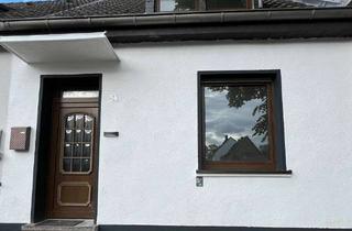 Haus mieten in Hubert-Prott-Straße 54, 50226 Frechen, Preiswertes 4-Raum-Reihenhaus mit EBK in Frechen