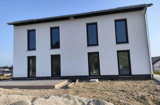 Haus mieten in Lessingstr., 94428 Eichendorf, Moderne Doppelhaushälfte in Eichendorf – KfW40 Neubau zur Vermietung