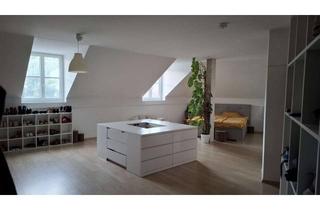Wohnung kaufen in Auf Der Windschnur 37, 94469 Deggendorf, Helle 120 m² Dachgeschosswohnung in zentraler Lage