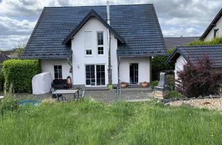 Einfamilienhaus kaufen in 56729 Kehrig, Provisionsfrei: Freistehendes Einfamilienhaus mit Erdwärmepumpe - naturnah und verkehrsgünstig