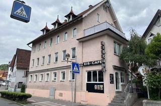 Anlageobjekt in Esslinger Str. 20, 73207 Plochingen, Attraktive Anlageimmobilie: 6-Familienhaus mit Eiscafé in zentraler Lage von Plochingen
