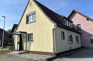 Einfamilienhaus kaufen in 97727 Fuchsstadt, Wohnhaus mit kleinem Gartenanteil